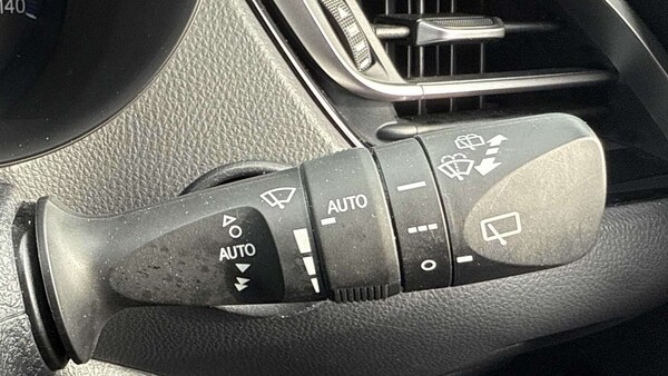 Used Toyota C-HR 2022 for sale - 76198429: Photo 30