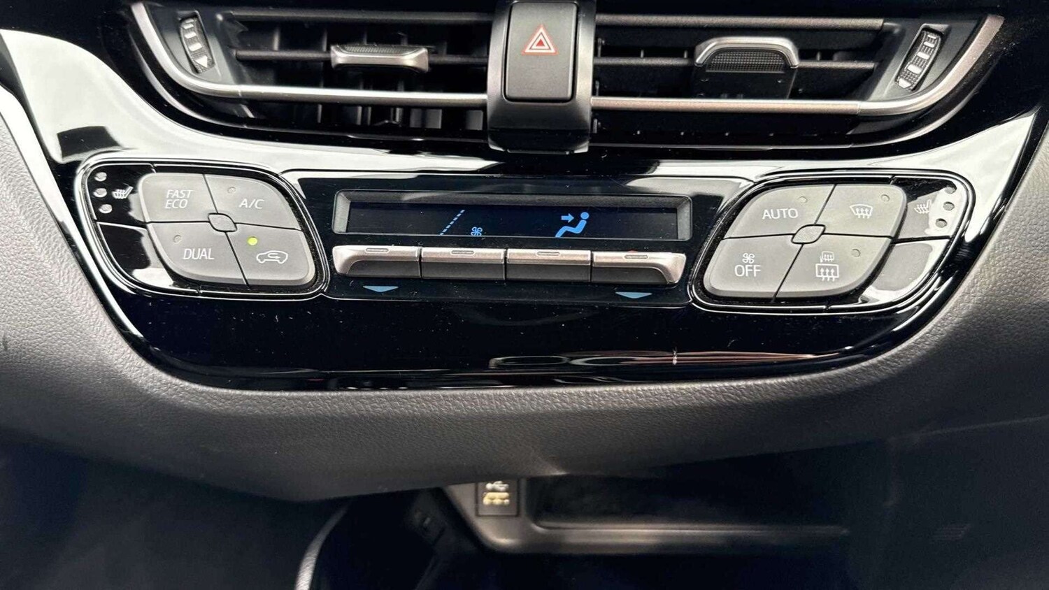 Used Toyota C-HR 2022 for sale - 76198429: Photo 34