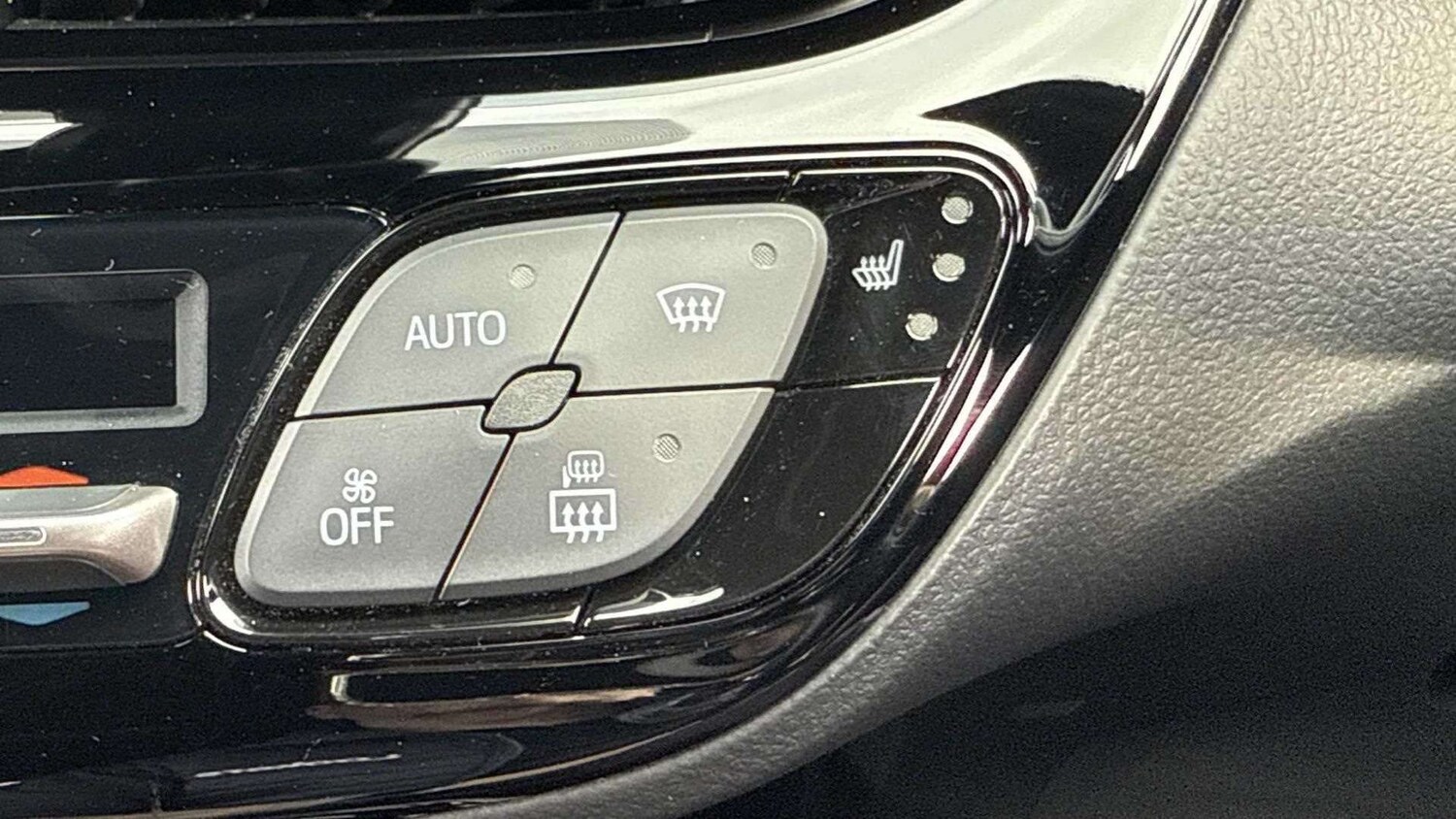 Used Toyota C-HR 2022 for sale - 76198429: Photo 36