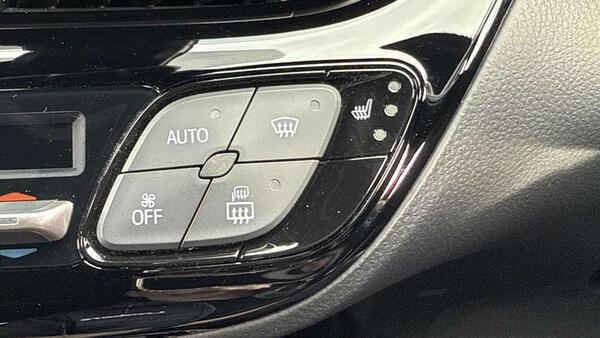 Used Toyota C-HR 2022 for sale - 76198429: Photo 36