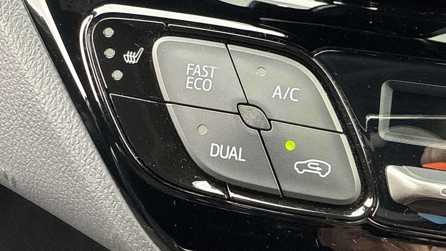 Used Toyota C-HR 2022 for sale - 76198429: Photo 37