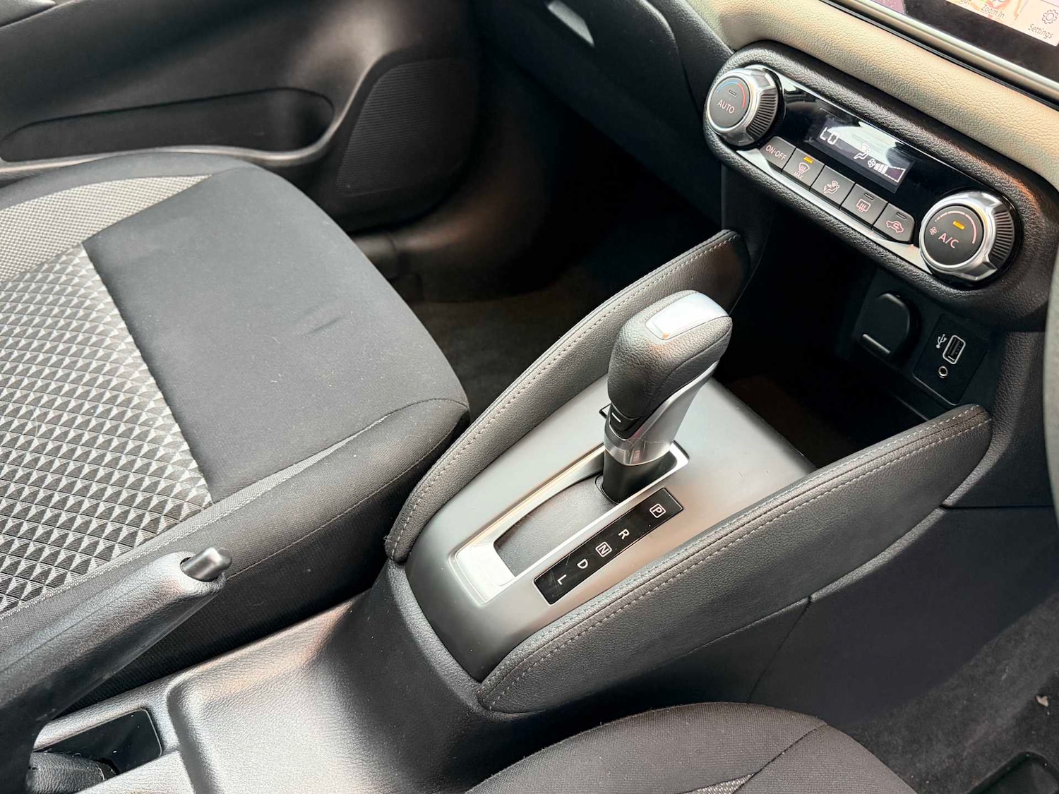 Used Nissan Micra 2022 for sale - 76418204: Photo 13