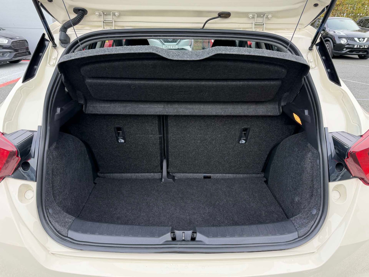 Used Nissan Micra 2022 for sale - 76418204: Photo 41