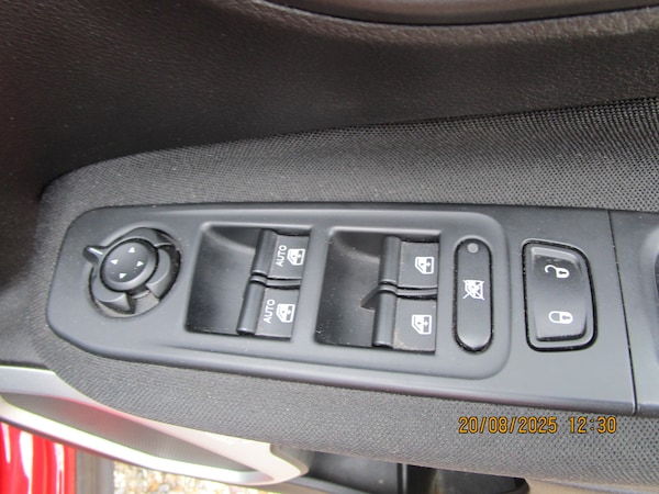 Used Jeep Renegade 2016 for sale - 75640467: Photo 17