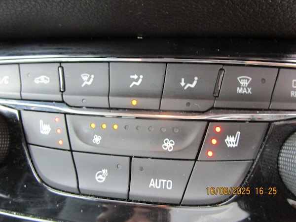 Used Vauxhall Astra 2016 for sale - 75486835: Photo 32