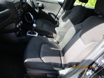 Used Jeep Renegade 2016 for sale - 76101840: Photo
