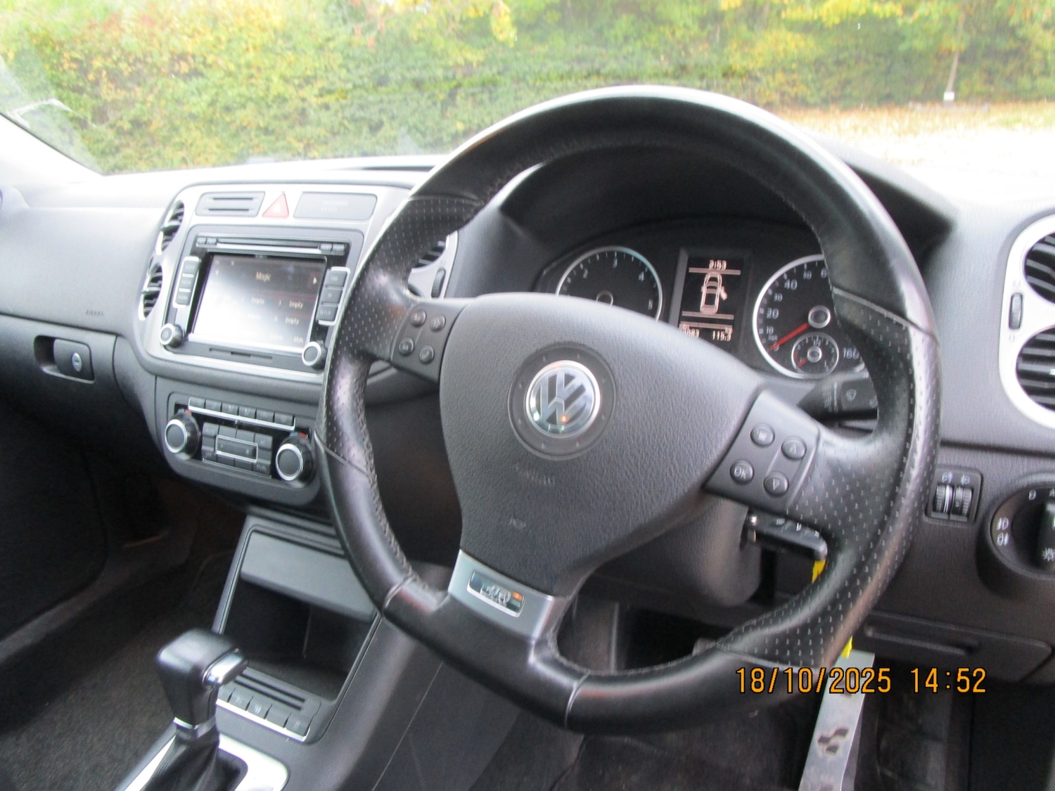 Used Volkswagen Tiguan 2009 for sale - 76309929: Photo 12
