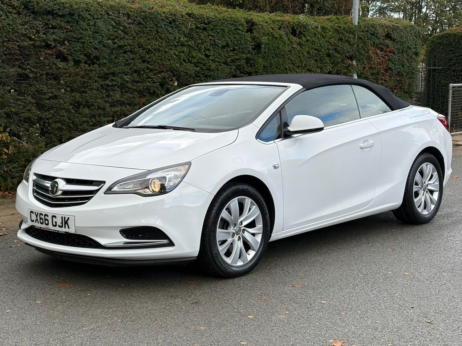 Used Vauxhall Cascada 2016 for sale - 76412286: Photo 3