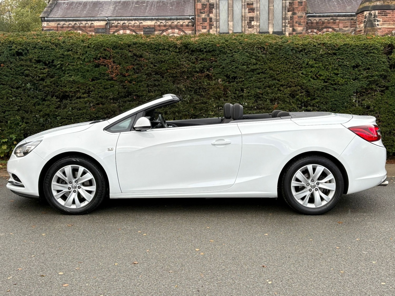 Used Vauxhall Cascada 2016 for sale - 76412286: Photo 7