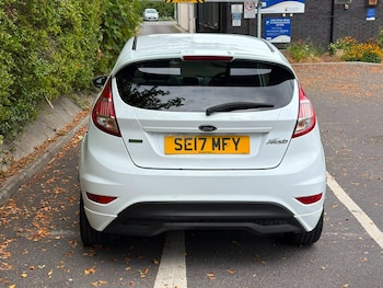 Used Ford Fiesta 2017 for sale - 79536070: Photo