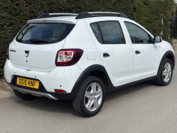 Used Dacia Sandero Stepway 2015 for sale - 77975732: Photo