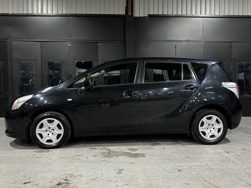 Used Toyota Verso 2010 for sale - 76356570: Photo 24