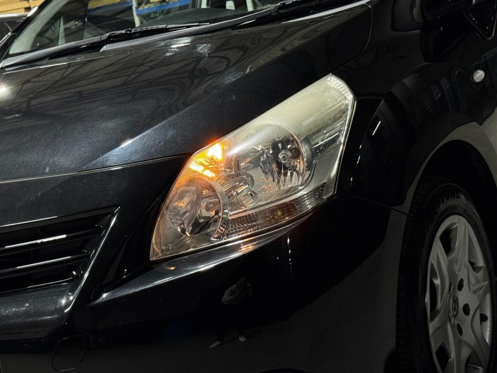 Used Toyota Verso 2010 for sale - 76356570: Photo 33