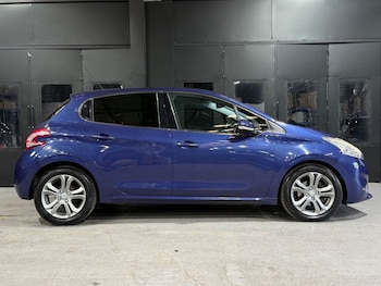 Used Peugeot 208 2015 for sale - 78892413: Photo