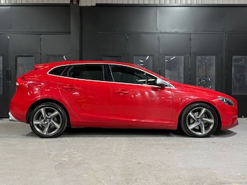 Used Volvo V40 2016 for sale - 79454864: Photo