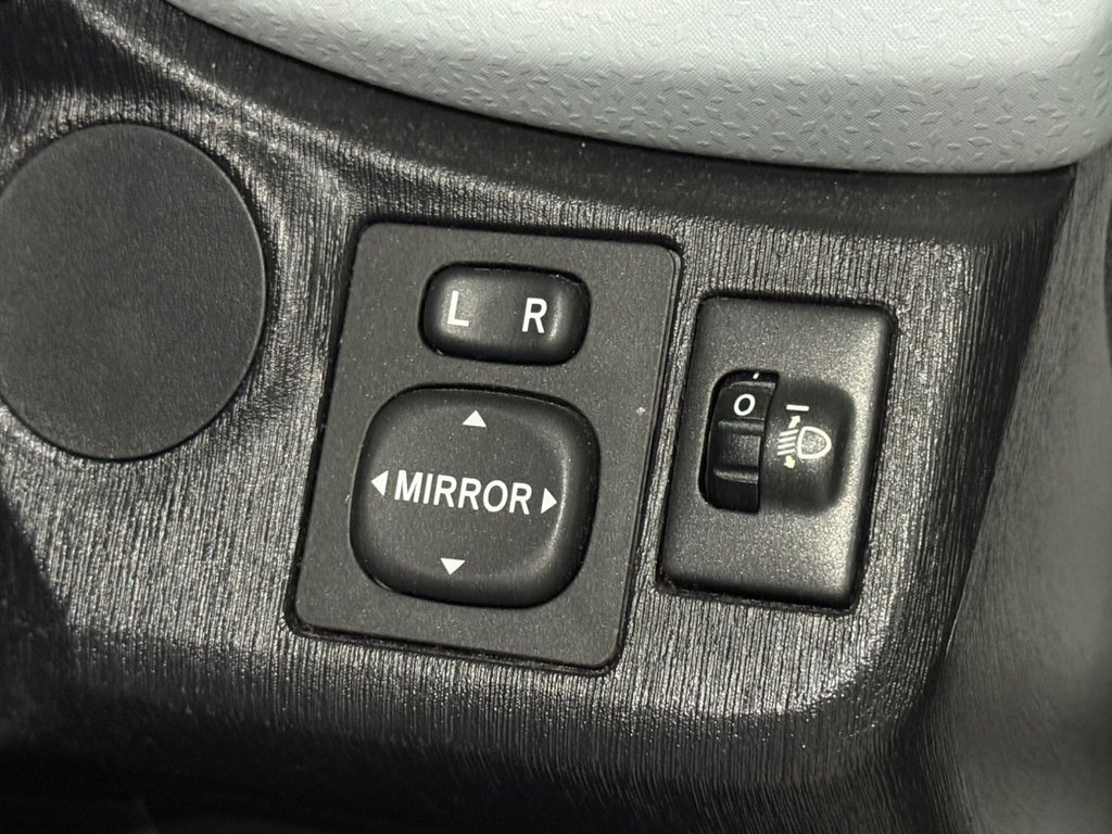 Used Toyota Yaris 2013 for sale - 77692832: Photo 43