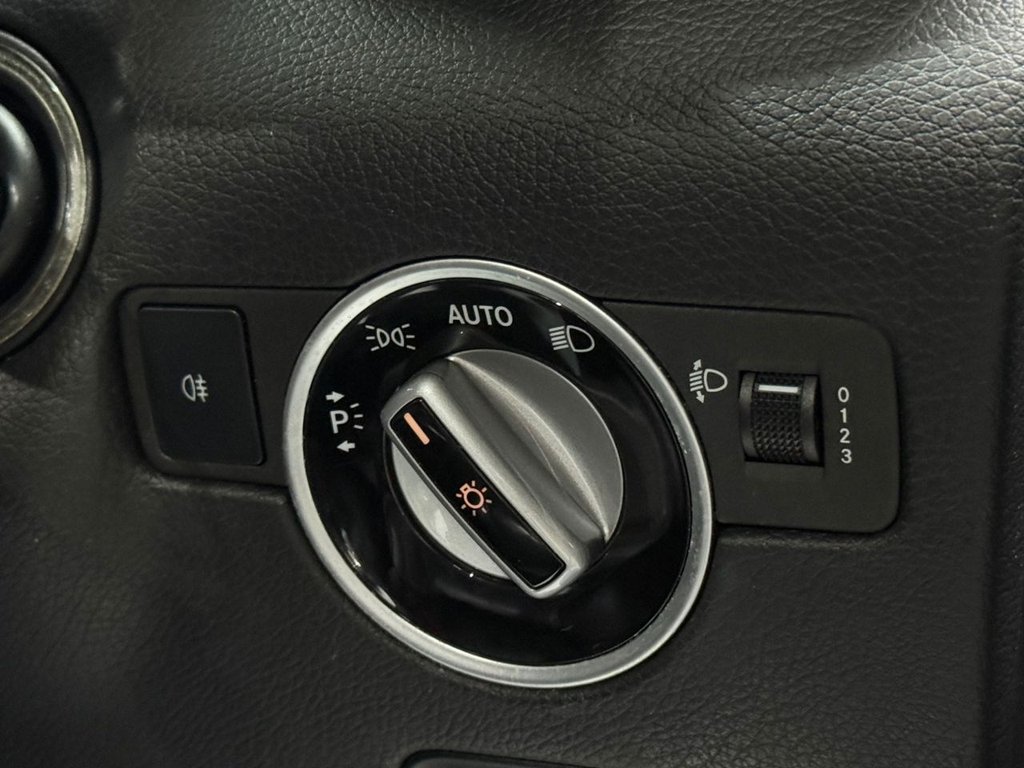 Used Mercedes-Benz SLK 2012 for sale - 76605018: Photo 38