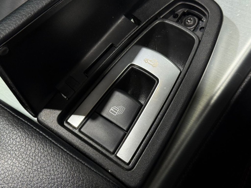 Used Mercedes-Benz SLK 2012 for sale - 76605018: Photo 43