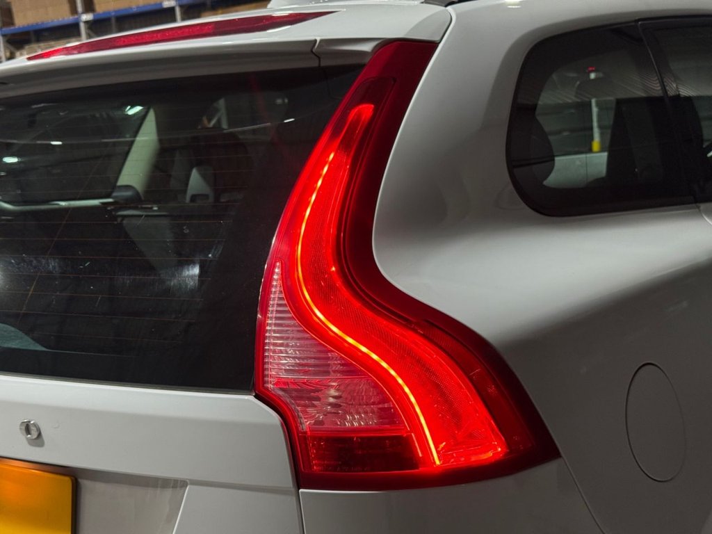 Used Volvo XC60 2011 for sale - 76740709: Photo 11