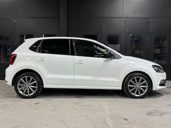 Used Volkswagen Polo 2015 for sale - 78141817: Photo