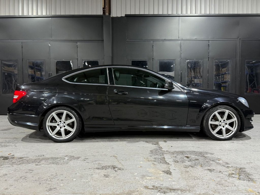 Used Mercedes-Benz C Class 2014 for sale - 76617617: Photo 4