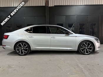 Used Skoda Superb 2017 for sale - 77734768: Photo