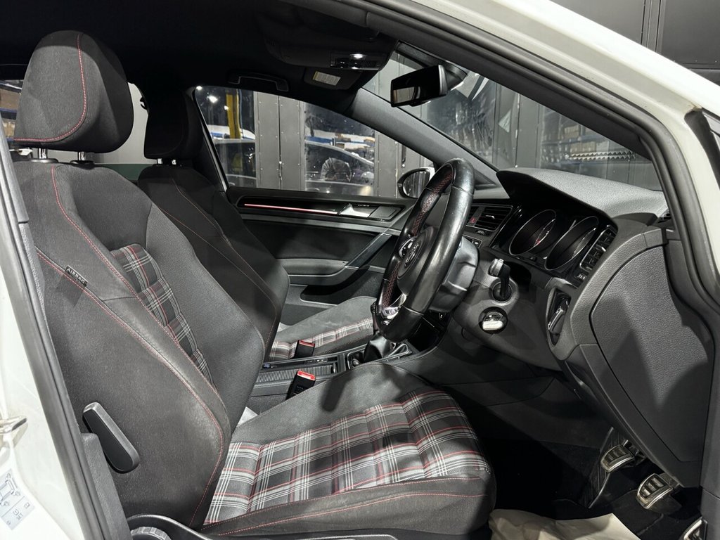 Used Volkswagen Golf 2014 for sale - 76454682: Photo 11