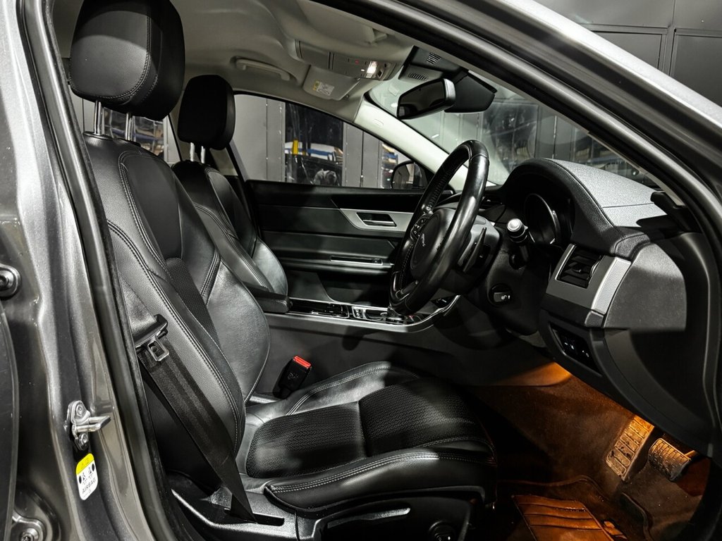 Used Jaguar XF 2017 for sale - 76327942: Photo 10