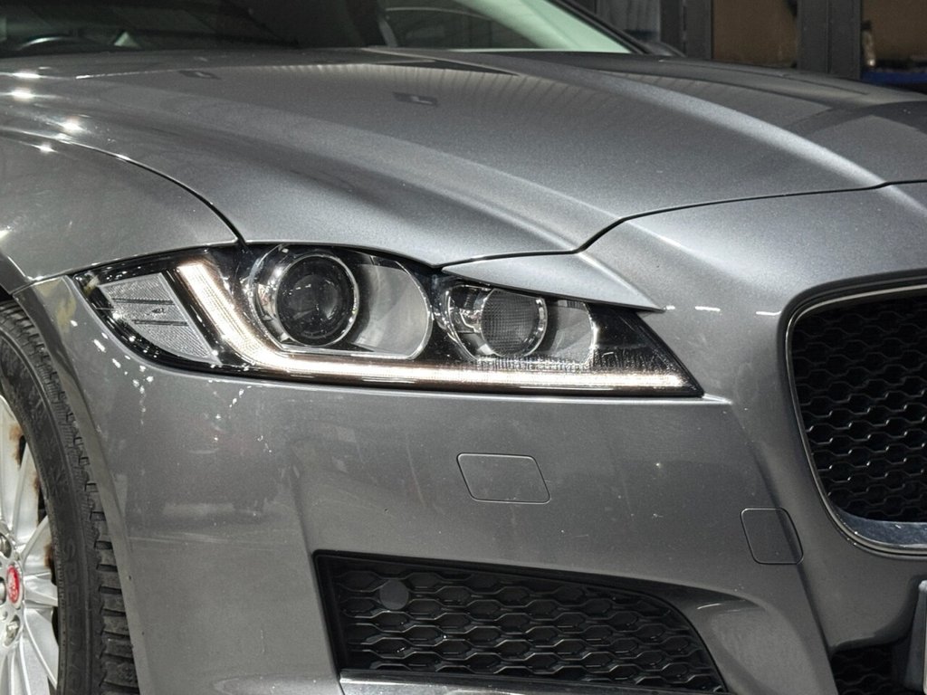 Used Jaguar XF 2017 for sale - 76327942: Photo 33