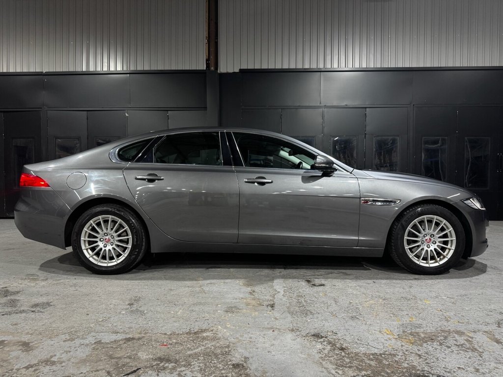 Used Jaguar XF 2017 for sale - 76327942: Photo 4