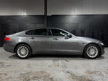 Used Jaguar XF 2017 for sale - 76327942: Photo