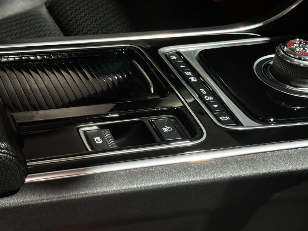 Used Jaguar XF 2017 for sale - 76327942: Photo 50