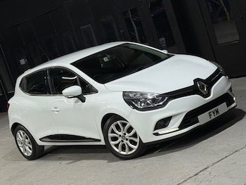 Used Renault Clio 2016 for sale - 76210508: Photo 2