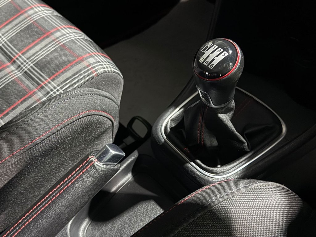 Used Volkswagen Polo 2015 for sale - 76698174: Photo 12