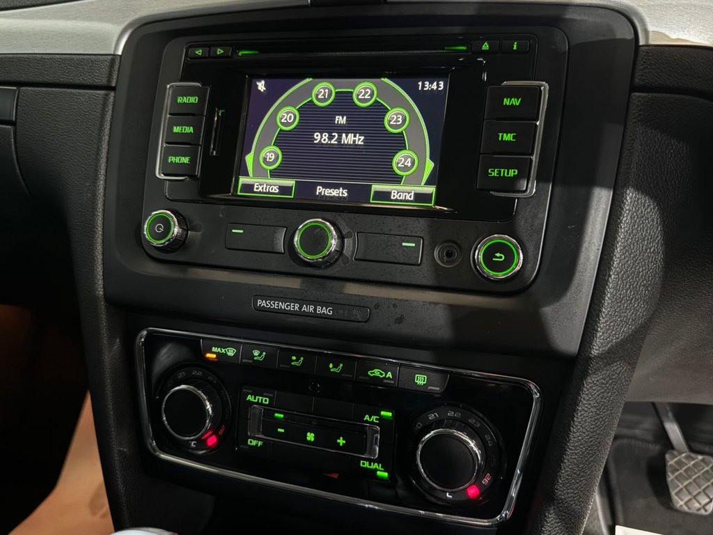 Used Skoda Superb 2014 for sale - 77693322: Photo 37