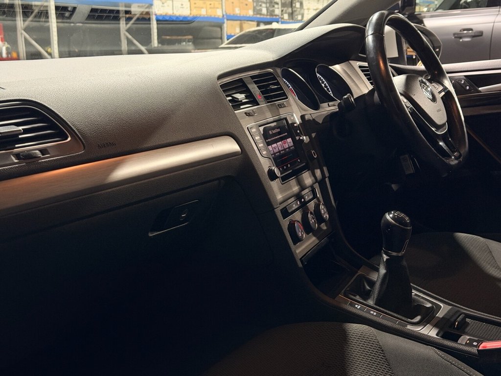Used Volkswagen Golf 2015 for sale - 77692523: Photo 40