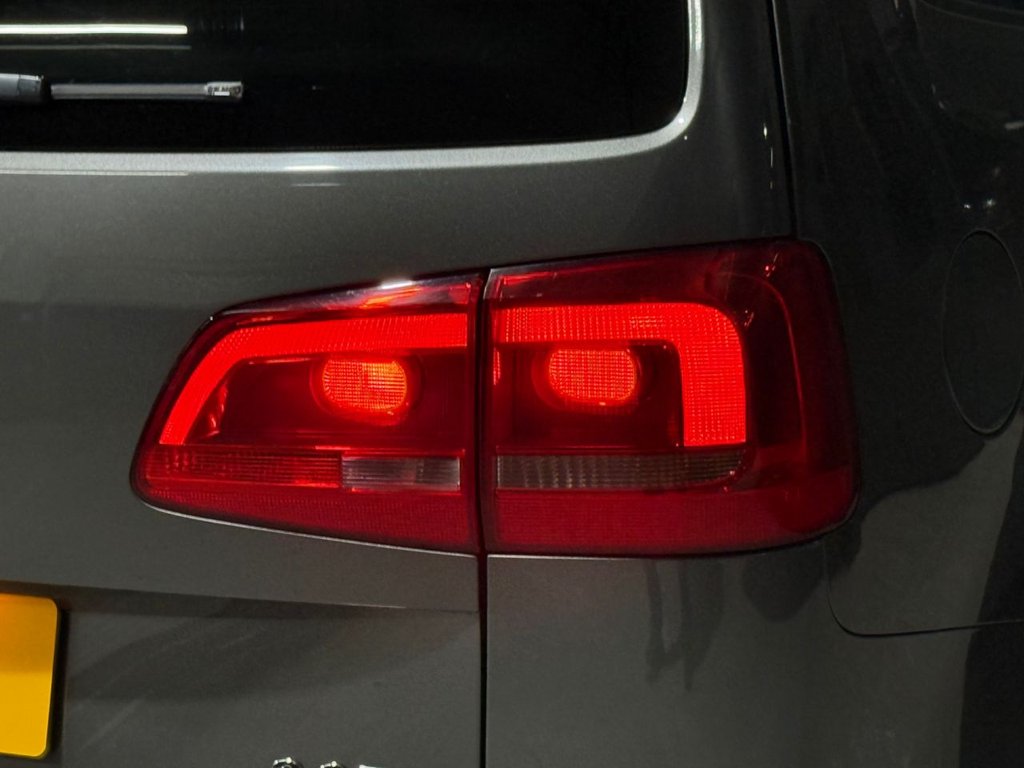 Used Volkswagen Touran 2011 for sale - 76792195: Photo 15