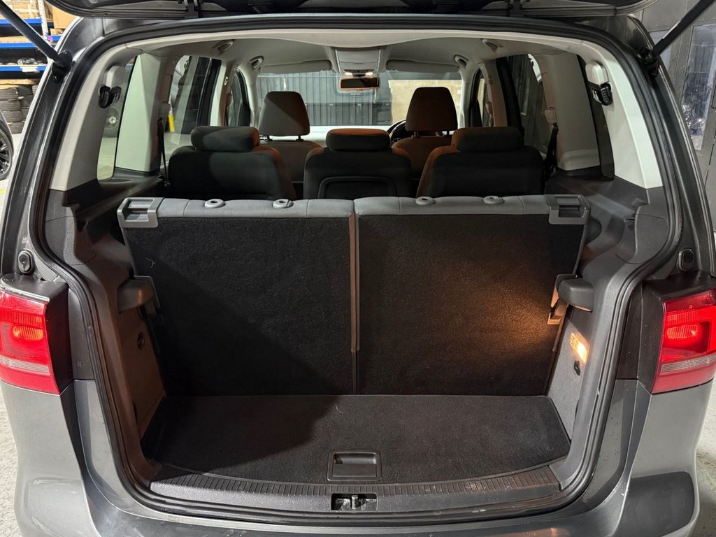 Used Volkswagen Touran 2011 for sale - 76792195: Photo 21