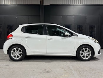 Used Peugeot 208 2016 for sale - 76768424: Photo