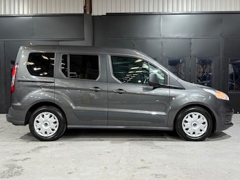 Used Ford Tourneo Connect 2016 for sale - 75619622: Photo