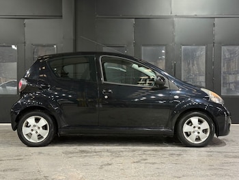 Used Toyota AYGO 2010 for sale - 79588174: Photo