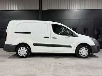 Used Peugeot Partner 2017 for sale - 76632457: Photo