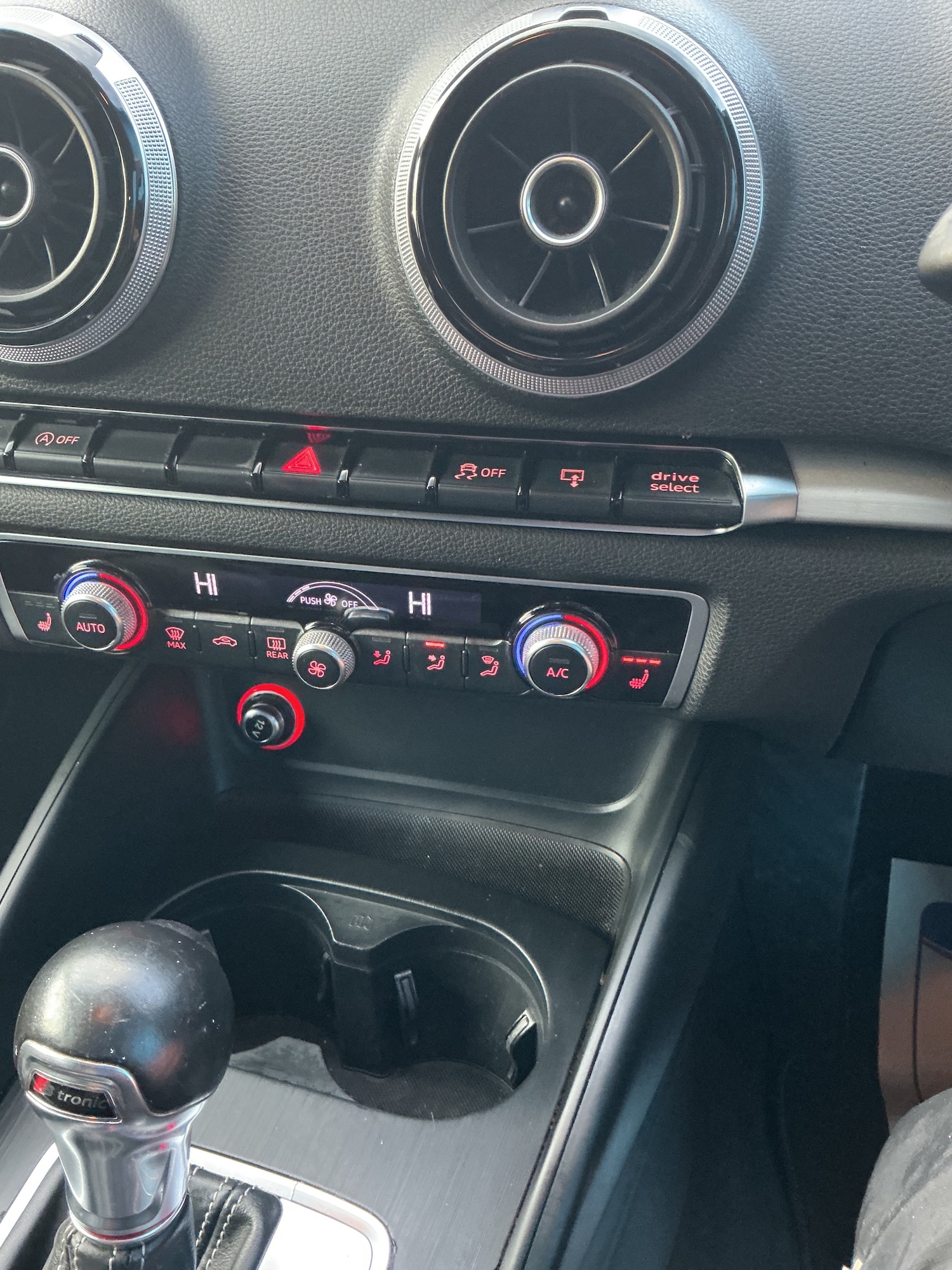 Used Audi A3 2015 for sale - 77213278: Photo 11