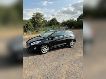 Used Ford Fiesta 2018 for sale - 79302325: Photo