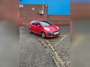 2012 (12) - 1.0i VTR 5dr