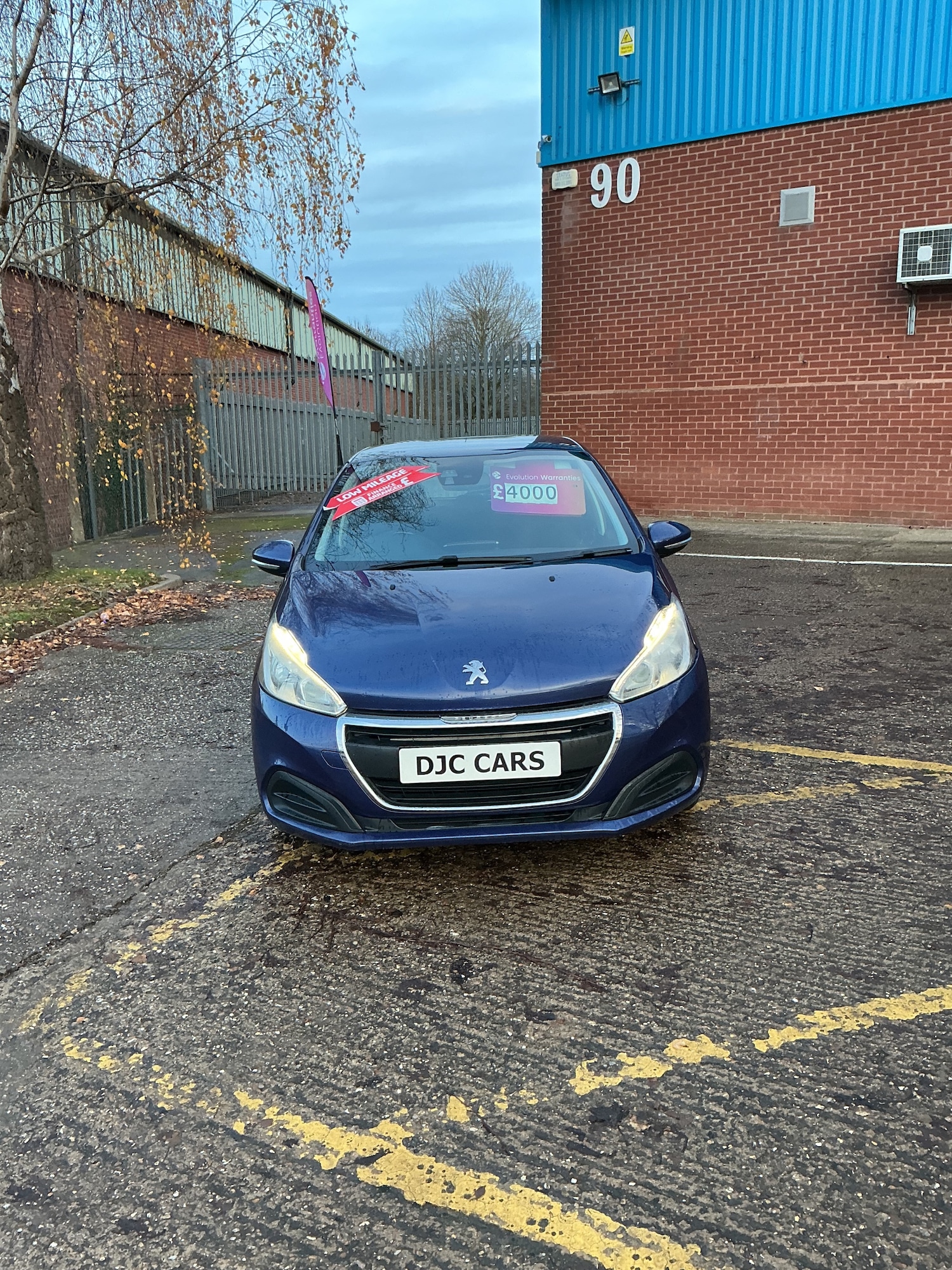 Used Peugeot 208 2015 for sale - 77055713: Photo 2