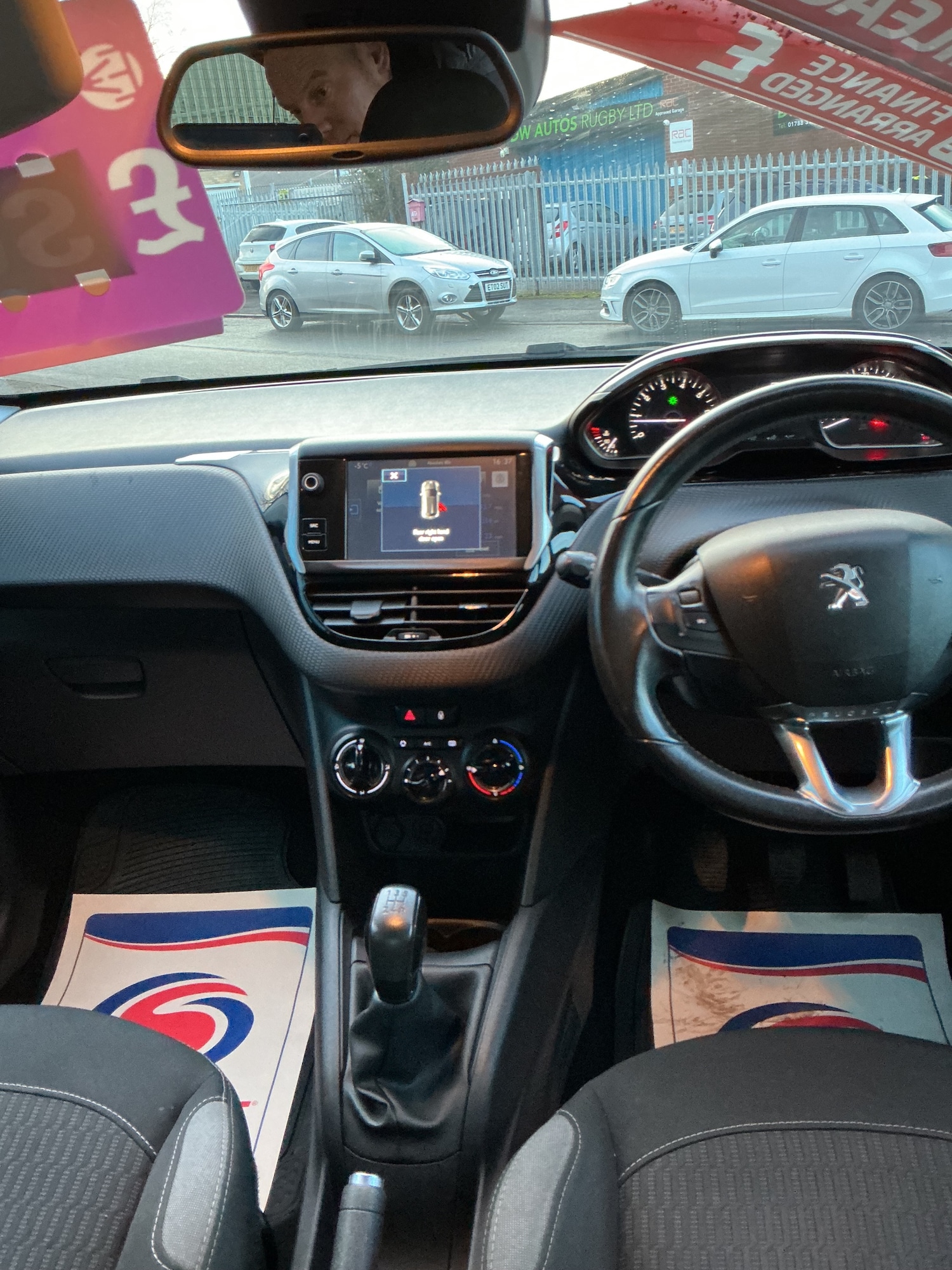 Used Peugeot 208 2015 for sale - 77055713: Photo 8