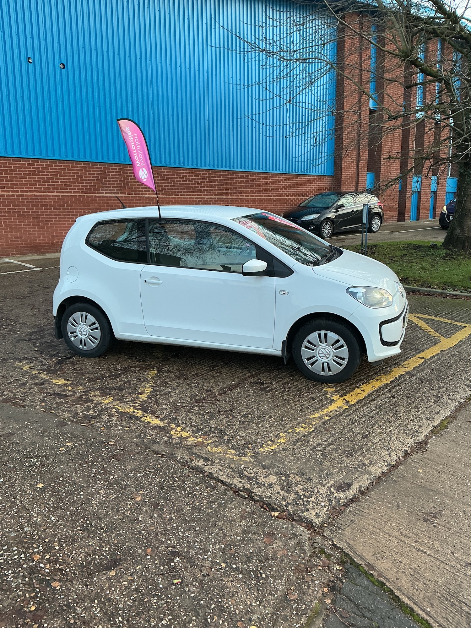 Used Volkswagen up! 2013 for sale - 77055701: Photo 4