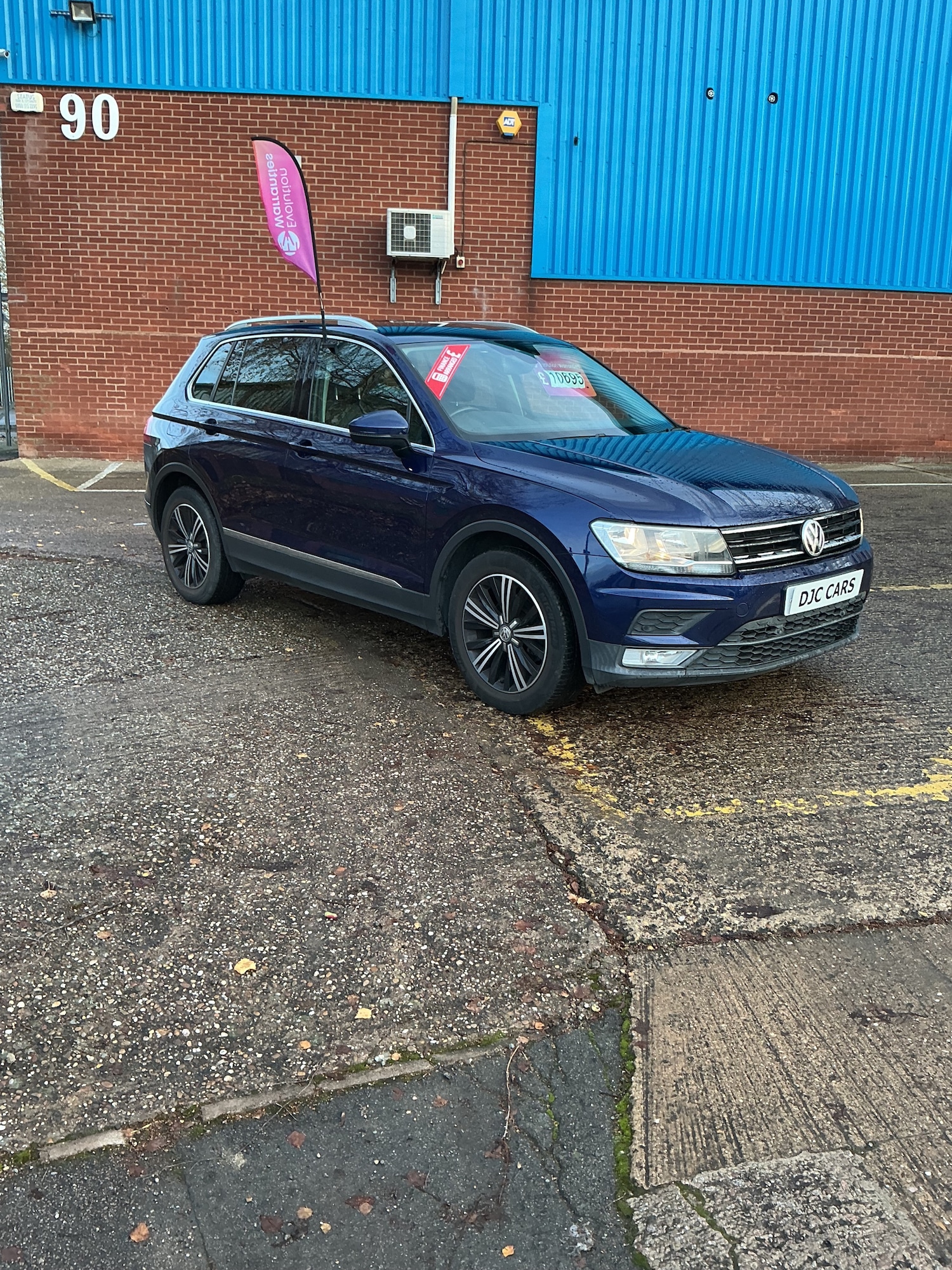 Used Volkswagen Tiguan 2017 for sale - 76933301: Photo 1