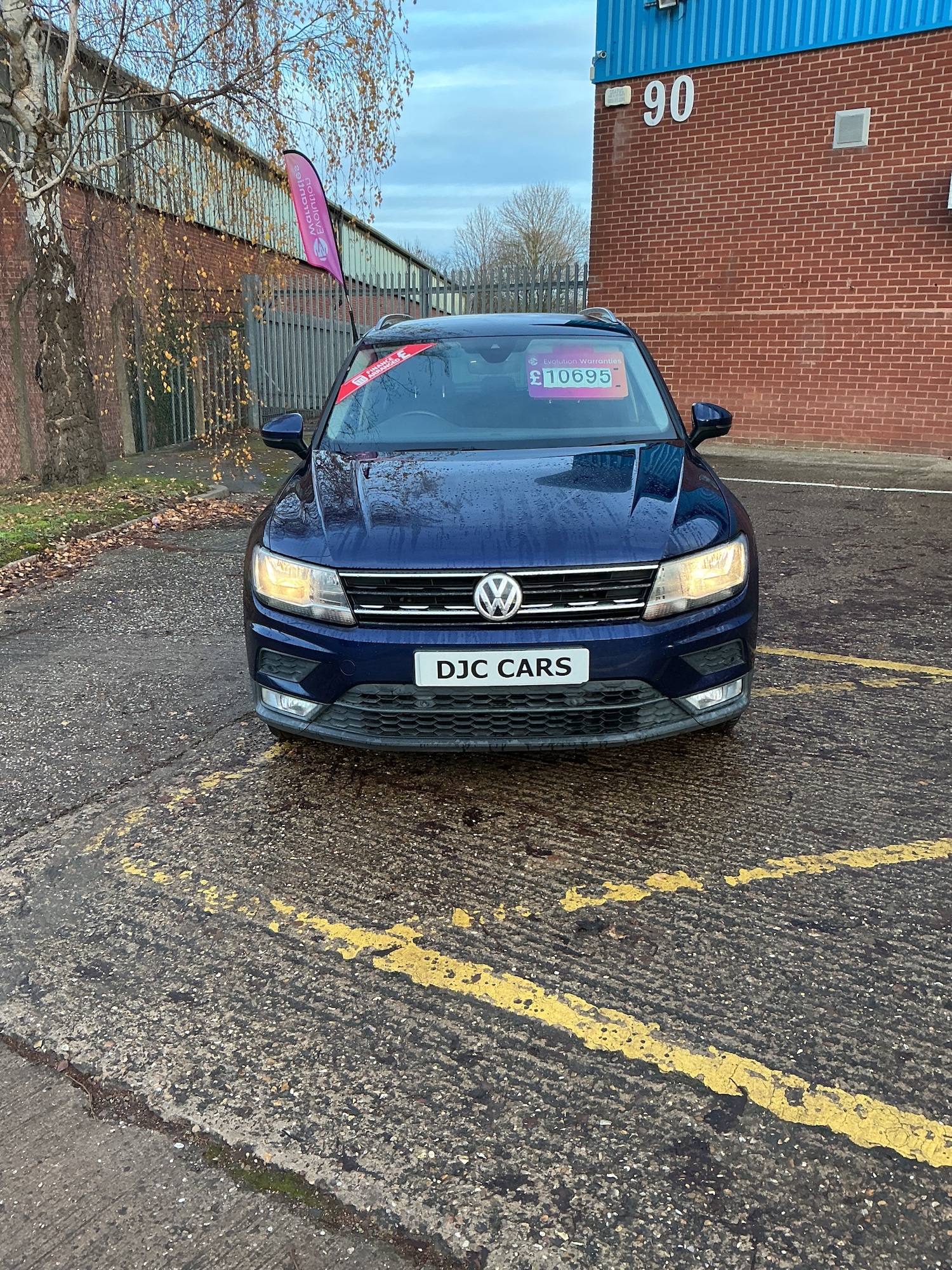 Used Volkswagen Tiguan 2017 for sale - 76933301: Photo 2